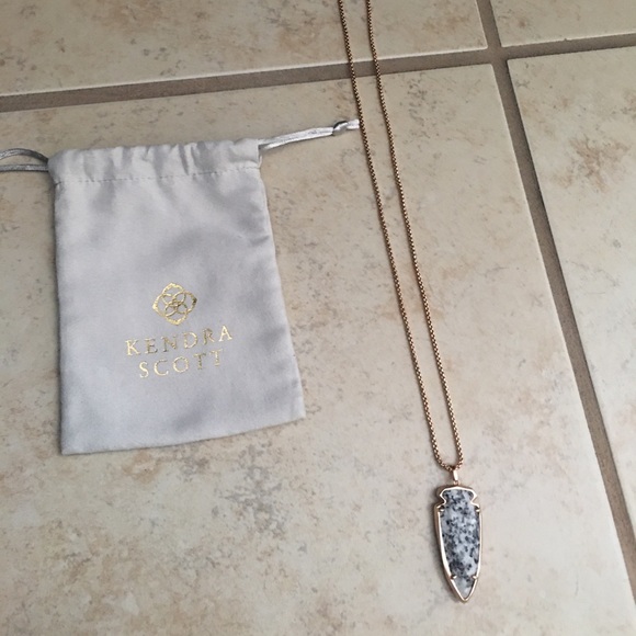 Kendra Scott Accessories - COPY - NBW Kendra Scott “Kimmy” Arrowhead Necklace